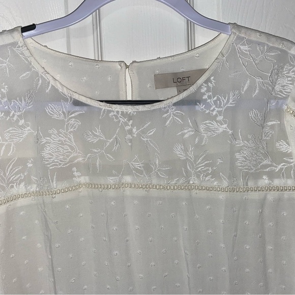 Beautiful Loft Flowing Blouse. New without tags. Size L - Picture 5 of 8